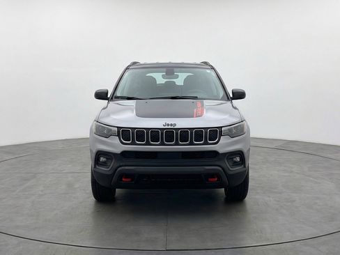 Used 2025 Jeep Compass Trailhawk AWD/4WD image 2