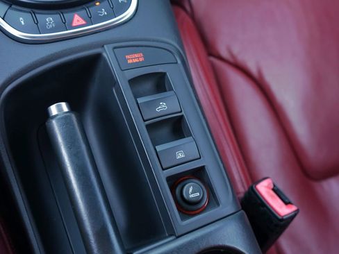 Used 2011 Audi R8 V10 image 40