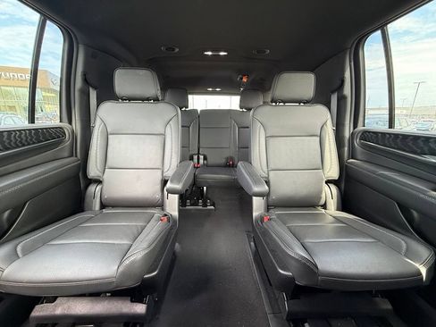 Used 2022 GMC Yukon XL Denali AWD/4WD image 30