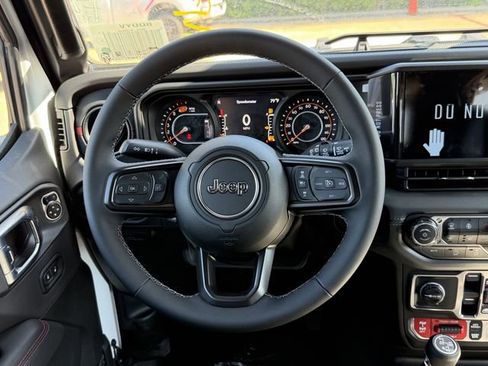New 2026 Jeep Wrangler Unlimited Rubicon AWD/4WD image 19
