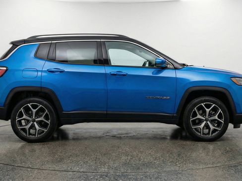 Used 2025 Jeep Compass Limited AWD/4WD image 11