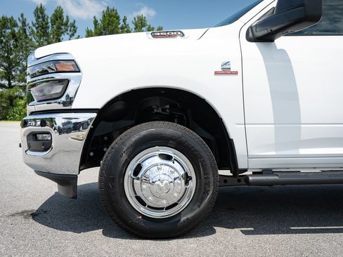 New 2026 RAM 3500 Tradesman AWD/4WD image 4