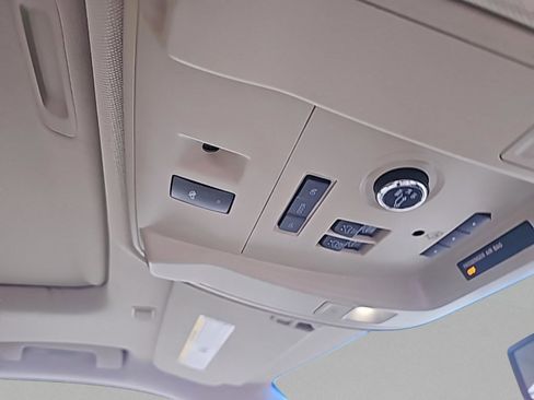 Used 2016 Cadillac Escalade Luxury image 39