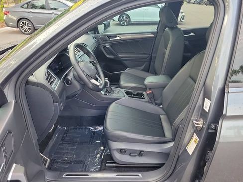 Certified 2024 Volkswagen Tiguan SE R-Line FWD image 18