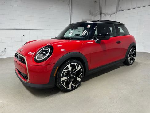 Used 2025 MINI Cooper S image 1