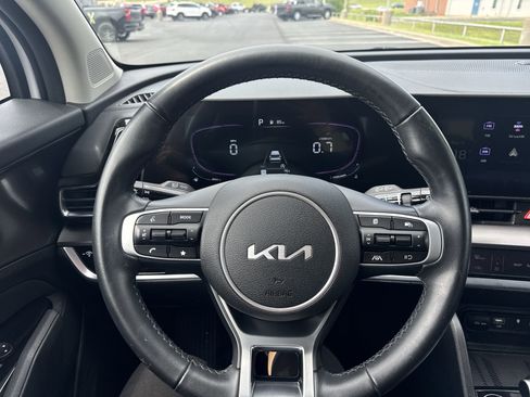 Used 2024 Kia Sportage EX FWD image 14