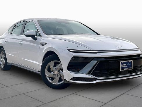 Certified 2025 Hyundai Sonata SE FWD image 3