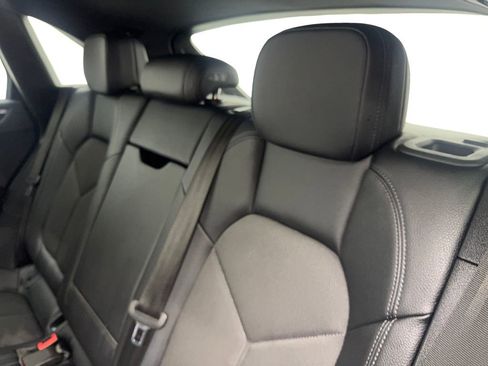 Used 2022 Porsche Macan AWD/4WD image 33