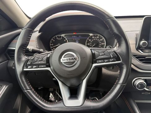 Used 2019 Nissan Altima 2.5 SR FWD image 12