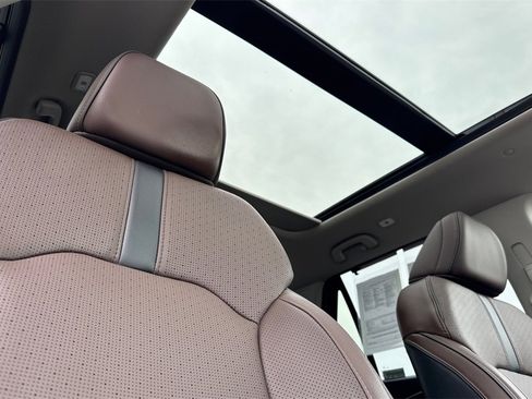 Certified 2025 Honda Pilot Elite image 22