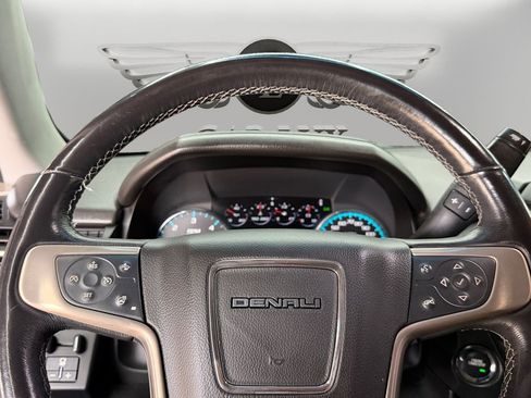 Used 2018 GMC Yukon XL Denali RWD image 16