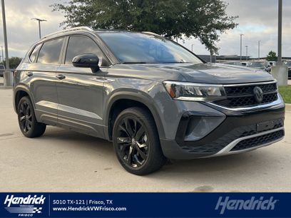 Certified 2023 Volkswagen Taos SE w/ Panoramic Sunroof Package