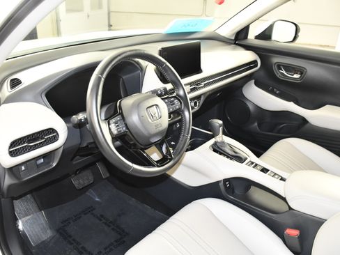 Certified 2025 Honda HR-V EX-L image 2