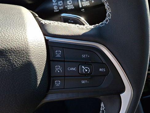 Certified 2025 Jeep Grand Cherokee L Altitude image 23