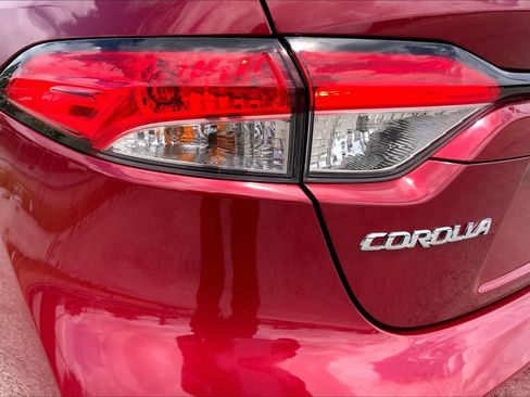 Used 2024 Toyota Corolla LE FWD image 28