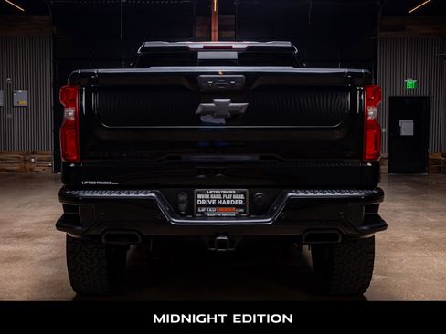 Used 2021 Chevrolet Silverado 1500 LT Trail Boss w/ Convenience Package II image 7