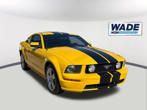 Used 2006 Ford Mustang GT RWD image 3