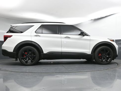 Used 2020 Ford Explorer ST w/ ST Street Pack image 27
