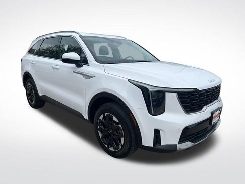 Used 2024 Kia Sorento S AWD/4WD image 3