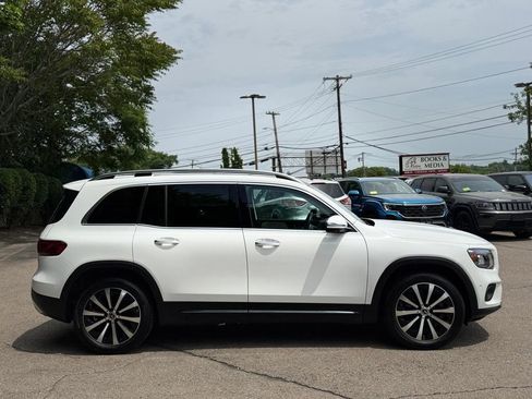 Used 2023 Mercedes-Benz GLB 250 4MATIC w/ Premium Package image 7