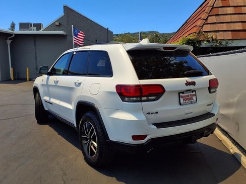 Used 2019 Jeep Grand Cherokee Trailhawk w/ Trailhawk Luxury Group AWD/4WD image 5