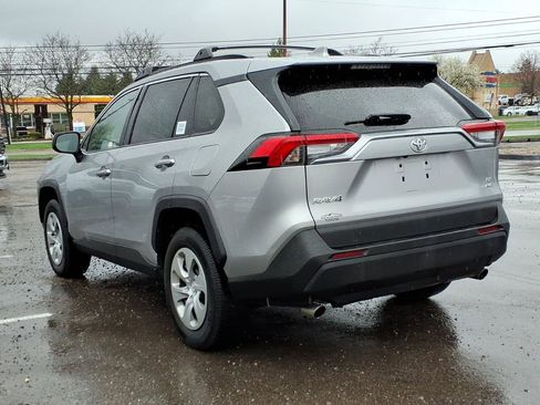 Used 2020 Toyota RAV4 LE AWD/4WD image 3