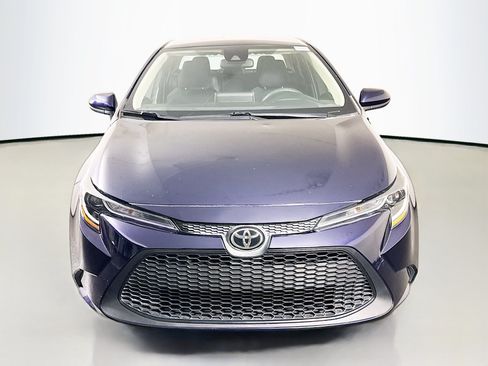 Used 2020 Toyota Corolla LE FWD image 2