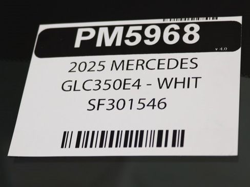 Used 2025 Mercedes-Benz GLC 350e 4MATIC image 30