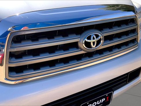 Used 2017 Toyota Sequoia Platinum RWD image 30