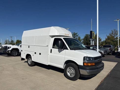 New 2024 Chevrolet Express 3500 w/ Power Convenience Package RWD image 32
