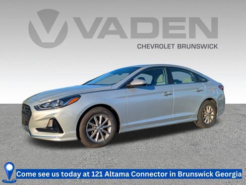 Used 2018 Hyundai Sonata SE image 1