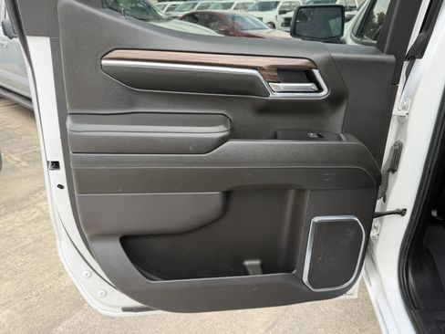 Used 2024 Chevrolet Silverado 1500 LT RWD image 14