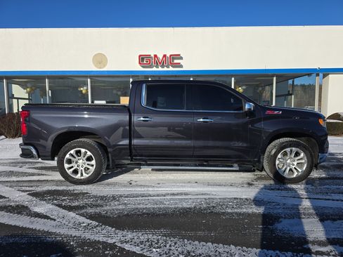 Used 2022 Chevrolet Silverado 1500 LTZ w/ Technology Package image 2
