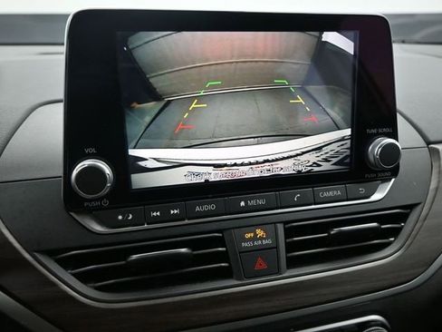 Used 2024 Nissan Altima 2.5 SV image 14