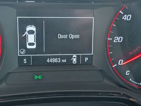 Used 2024 Chevrolet Trax RS w/ Driver Confidence Package image 23