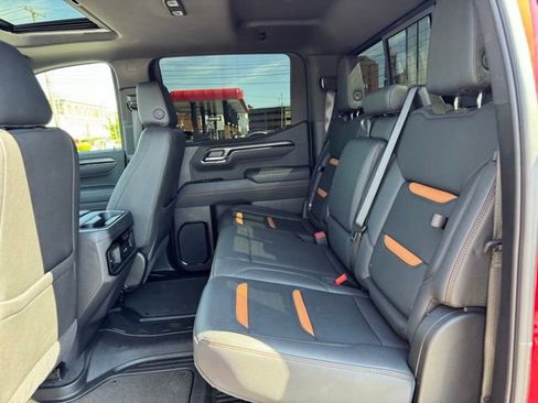 Used 2025 GMC Sierra 1500 AT4 w/ AT4 Premium Package AWD/4WD image 10
