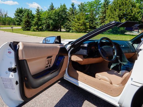Used 1993 Chevrolet Corvette Coupe RWD image 10