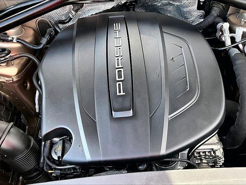 Used 2017 Porsche Macan image 31