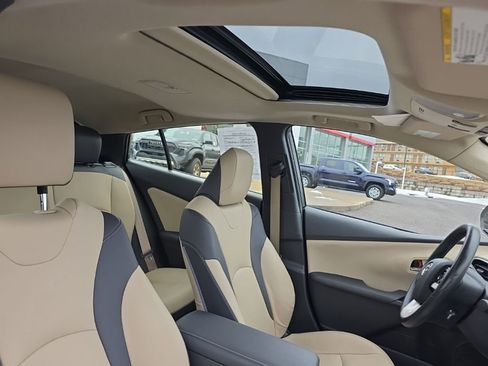 Used 2016 Toyota Prius Four w/ Advanced Technology Package image 9