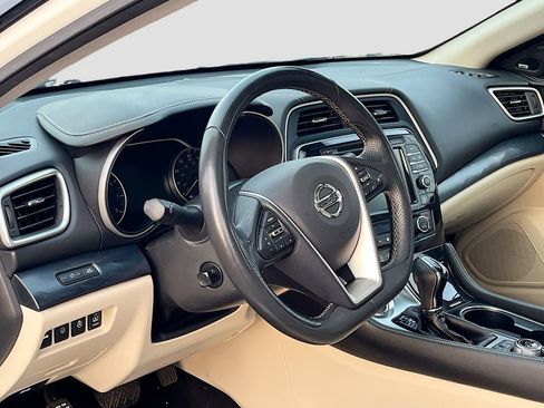 Used 2022 Nissan Maxima Platinum w/ Sport Mat Group FWD image 9