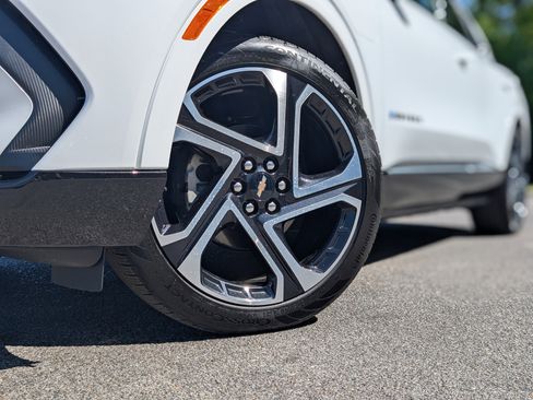 Used 2024 Chevrolet Equinox EV LT w/ LPO, Blackout Package image 35