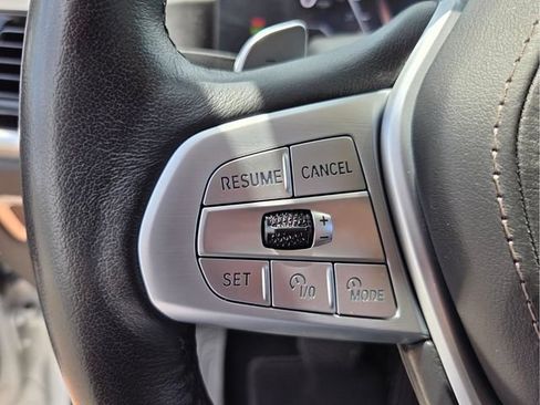 Used 2025 BMW X7 xDrive40i w/ Premium Package AWD/4WD image 31