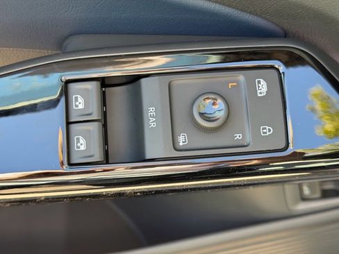 New 2025 Volkswagen ID.4 Pro S AWD/4WD image 23
