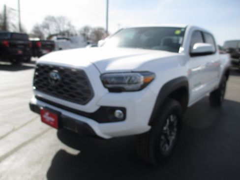 Used 2021 Toyota Tacoma TRD Off-Road w/ TRD Premium Off Road Package image 12