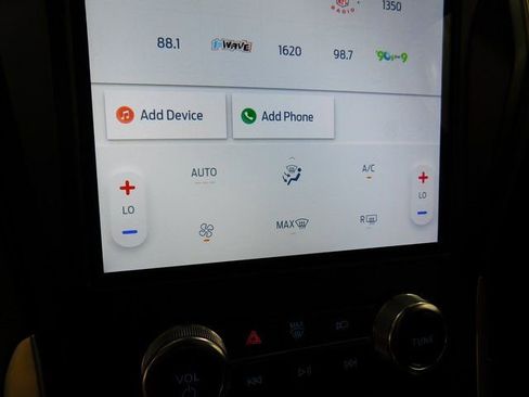 Used 2024 Ford Edge SE w/ Black Appearance Package image 26