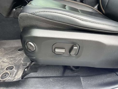 Used 2024 Jeep Wrangler Unlimited Sahara w/ Safety Group image 19