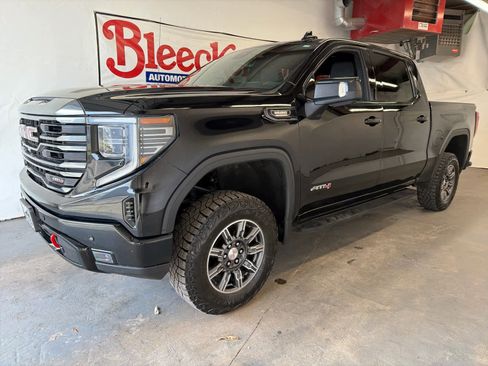 Used 2024 GMC Sierra 1500 AT4 w/ Technology Package image 2