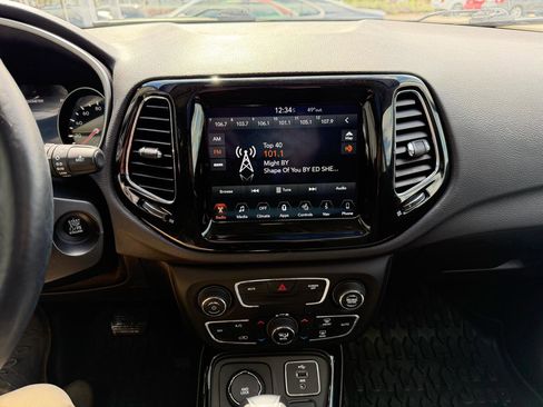 Used 2018 Jeep Compass Limited w/ Navigation Group AWD/4WD image 33