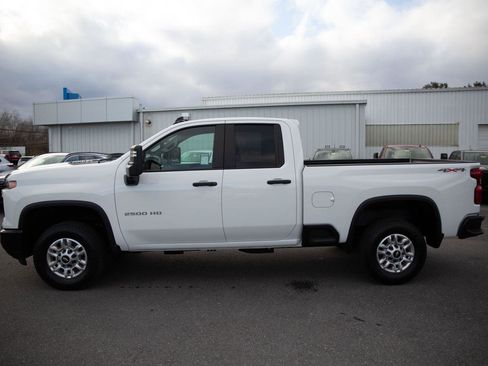 Certified 2024 Chevrolet Silverado 2500 Custom w/ Custom Value Package image 7