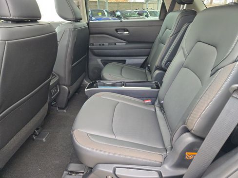 New 2026 Nissan Pathfinder SL image 13
